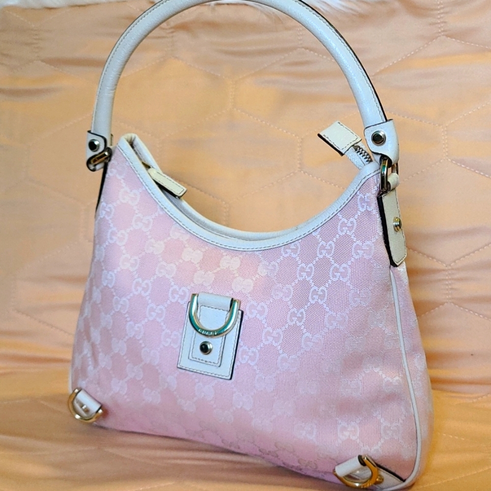 💯 Authentic  Gucci Handbag 🍀